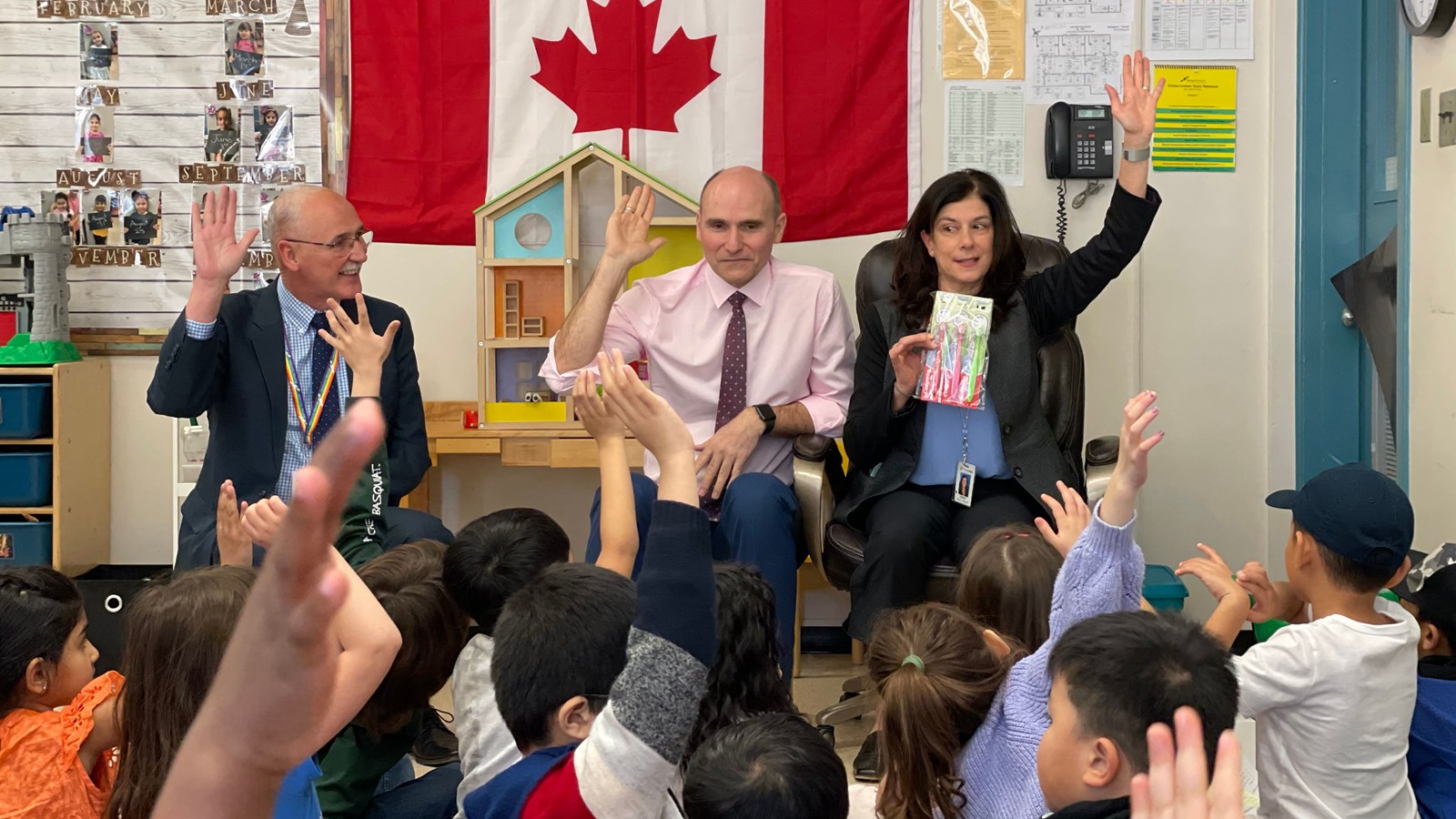 Federal Minister of Health visits Surrey’s Holly Elementary to promote